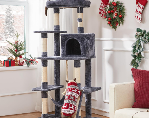 Cat Condos with Multiple Scratching Posts and Hiding Spots